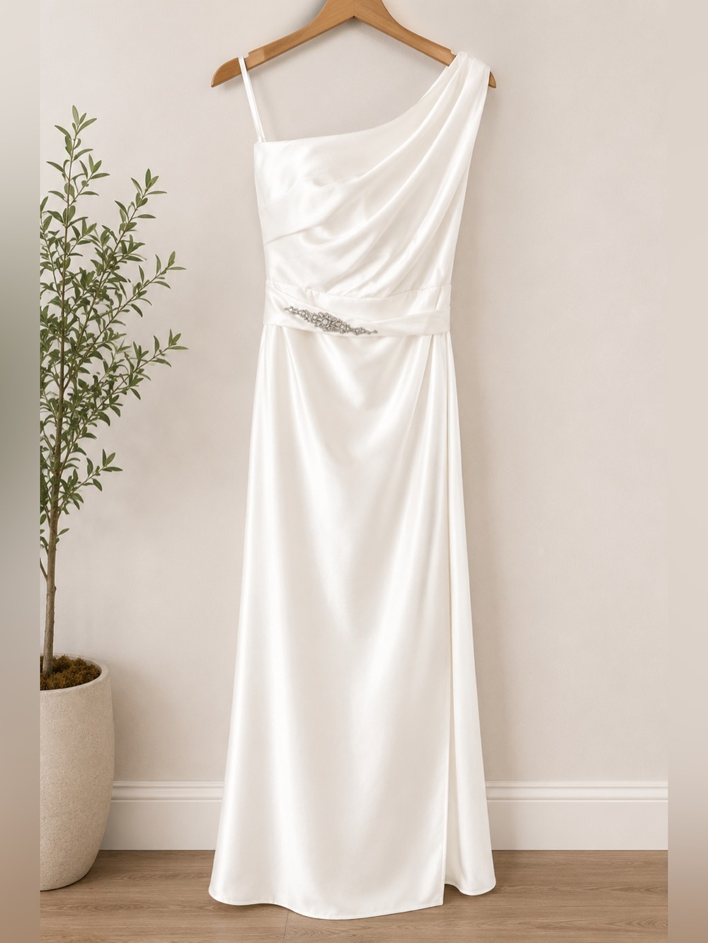 IVORY FORMAL GOWN NWT SIZE 10